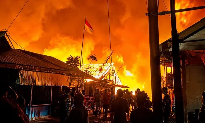 Detik-Detik Kebakaran di Muara Bengkal Kutim Hanguskan 14 Rumah Warga
