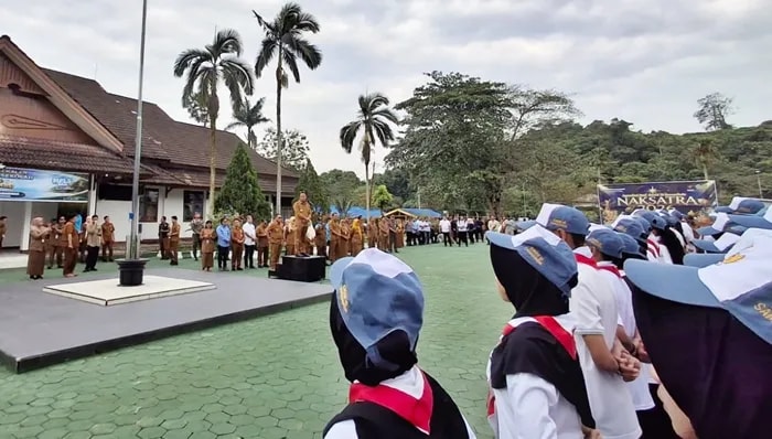 Gubernur Kaltim Sidak SMAN 10 Samarinda, Jalan Mulus 10 Hari Selesai