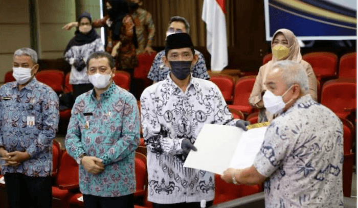 149 Guru Dapat SK Pemutihan Izin Belajar