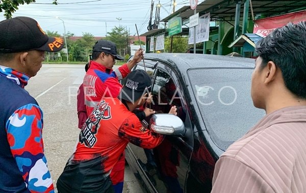 Kunci Mobil Tertinggal, Tim Damkar Kukar Bantu Warga selama 14 Menit
