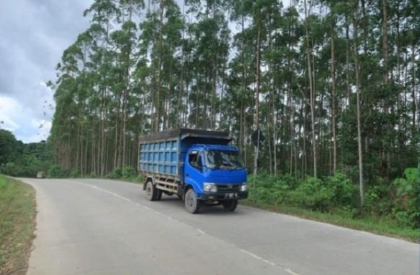 Kaltim jadi IKN, Truk Terguling Mulai Nihil