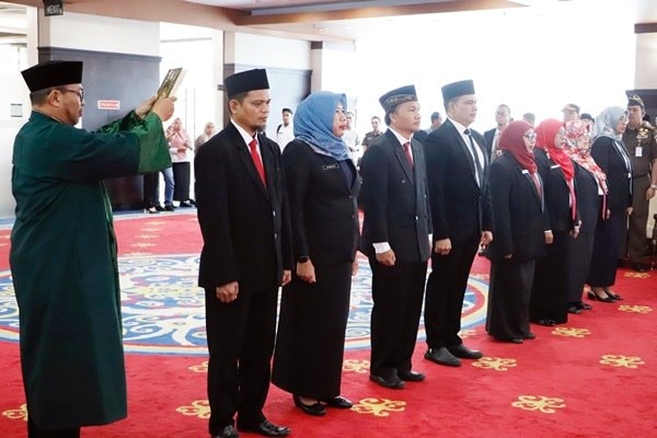 Pj Gubernur Kaltim Lantik 8 Pimpinan Tinggi Pratama, Mulai Kepala Dinas sampai UPT RSUD Dr Kanujoso Djatiwibowo