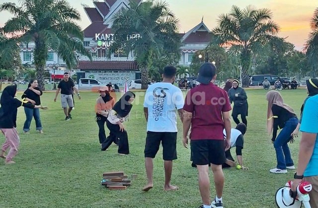 Ketika Generasi Milenial di Kutim Healing Lewat Lompat Tali dan Kelereng