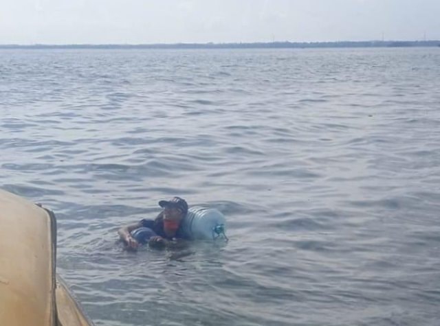 Pemuda Balikpapan Nekat Seberangi Laut Pakai Galon, Keluarga Sebut Gangguan Mental
