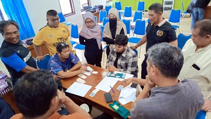 SIWO PWI Kaltim Gelar Pelatihan Bridge, Target Emas di Porwanas
