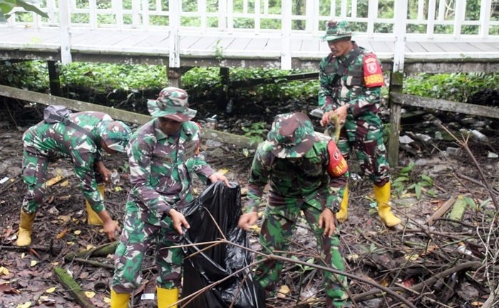 200 Personel Gabungan Bersih-Bersih Pantai Mangrove Berbas, Wujud Sinergi Jaga Kebersihan dan Dukung Pariwisata Bontang