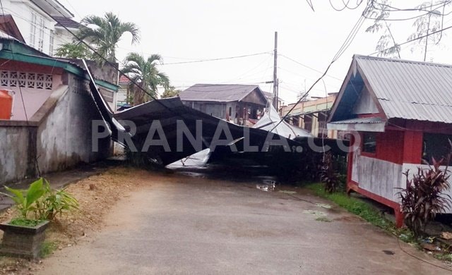 Atap Sekolah TK Yapim Bontang Ambruk Diterpa Angin Kencang, Siswa Diliburkan Sementara