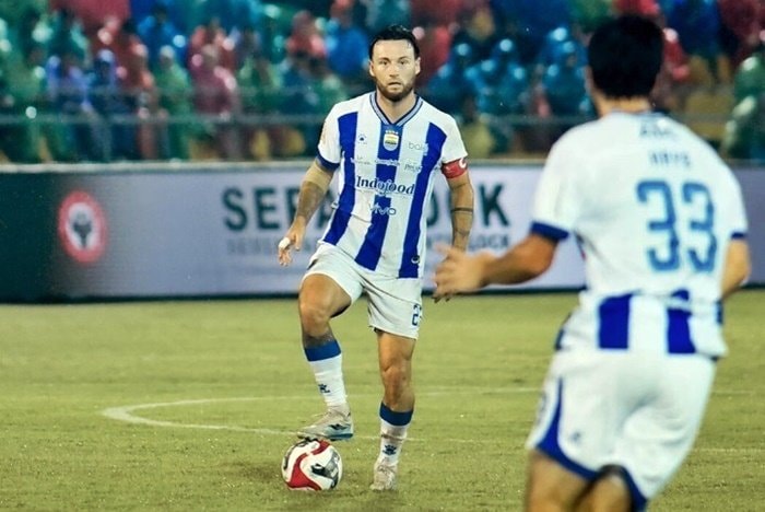 Persib Bandung Kian Kokoh di Puncak, Ramon Tanque Borong Dua Gol di Padang