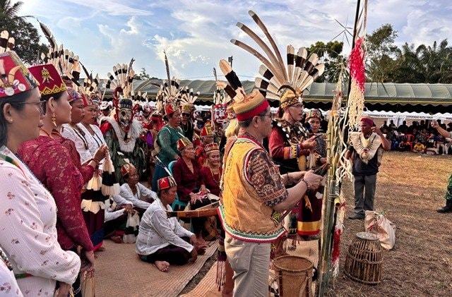 PT Karyanusa Ekadaya Dukung Pelestarian Tradisi Lomplai Dayak Wehea di Kutim