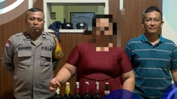 Nekat Jualan Miras saat Ramadan, Emak-Emak di Teluk Bayar Ditangkap Polisi
