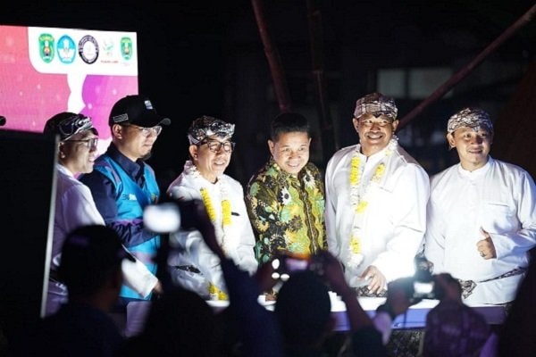 Hore! Desa Sekerat Kutai Timur Kini Nikmati Listrik 24 Jam