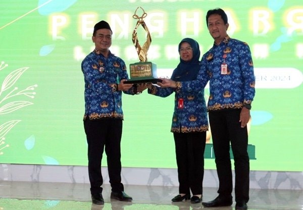 Satimpo Dinobatkan sebagai Juara Kelurahan Bersih dan Hijau Bontang
