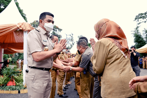 Pertama Masuk Kerja, Wali Kota dan Wawali Samarinda Halal Bihalal bersama Pegawai