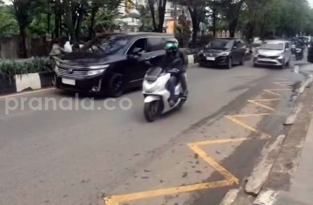 Marka Zig-Zag Dipasang di Jalan Juanda Samarinda, Ini Tiga Tujuan Utamanya