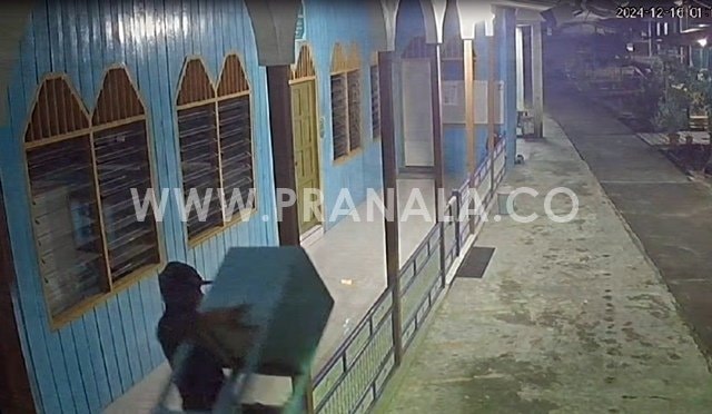 Kotak Amal Masjid di Guntung Bontang Diboyong Maling, Aksi Pencuri Terekam CCTV