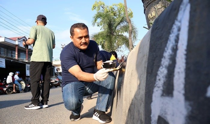 Estetika Kota Ditingkatkan, DPUPR Bontang Percantik Median Jalan