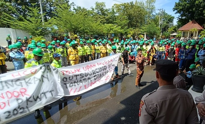 Pekerja Outsourcing Semen Tonasa Sambangi DPRD Pangkep, Tuntut Kepastian Upah dan Status Kerja