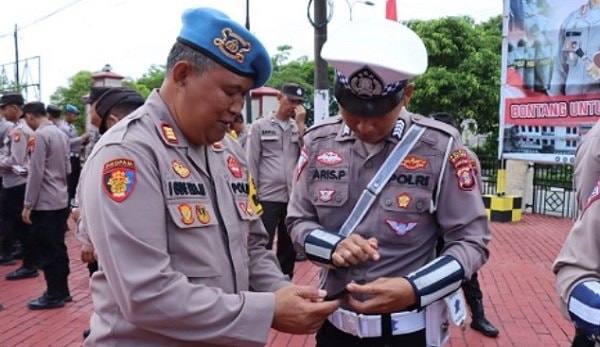 Cegah Judi Online, Polres Bontang Sidak Ponsel Personel