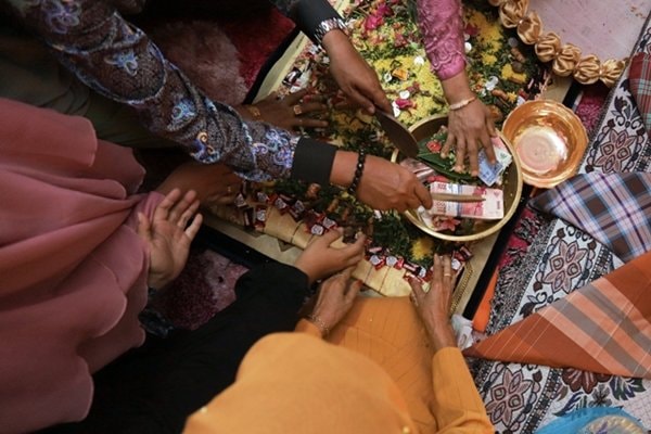 Suku Bugis dan Tradisi Panai Fantastis