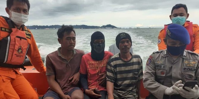 32 Jam Warga Penajam Terombang Ambing di Selat Mamuju