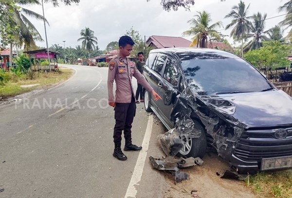 Ngebut di Tikungan, Motor Ringsek Tabrak Mobil di Teluk Pandan Kutim, Pengendara Kritis