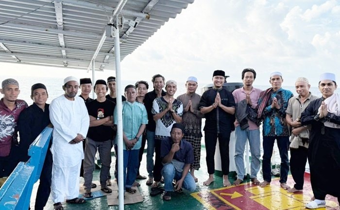 Lebaran di Tengah Laut, Anggota DPRD Pangkep Tetap Jalankan Tugas Reses ke Pulau