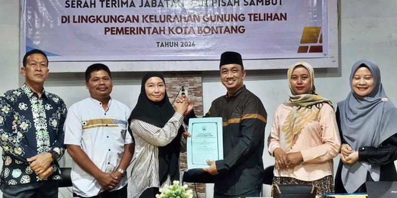Sertijab Lurah Gunung Telihan Bontang, Meti Tandi Resmi Gantikan Cholid Hanafi