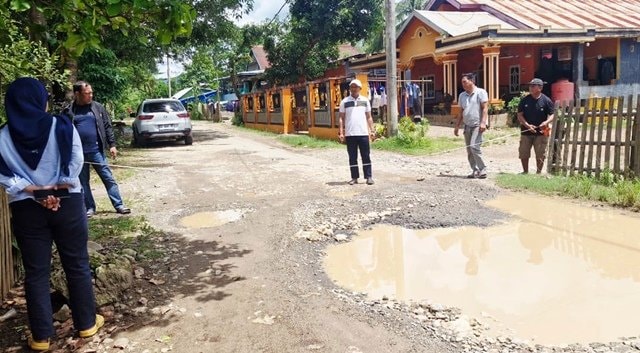 Viral Jalan Rusak di Bara-Batu Pangkep, Kades Buka Fakta dan Jelaskan Kewenangan