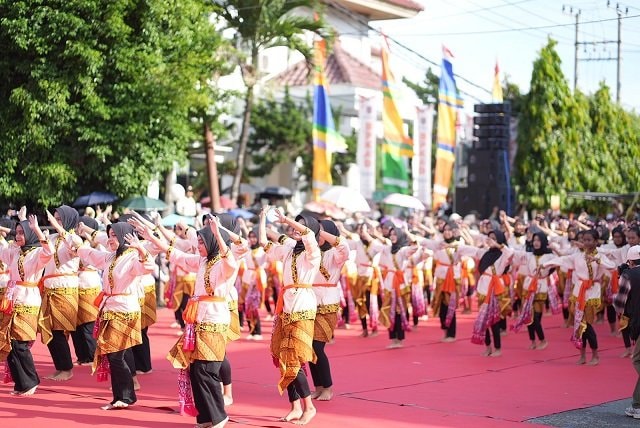 Ribuan Pelajar Ramaikan Bontang City Carnival dan Pawai Budaya 2024