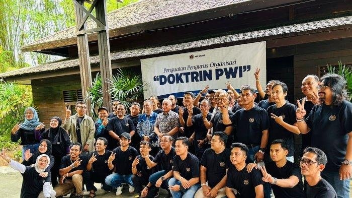 Bimtek Pengurus PWI Kaltim, Isran Noor dan Hadi Mulyadi Bahas Kepemimpinan dan Profesionalisme Wartawan