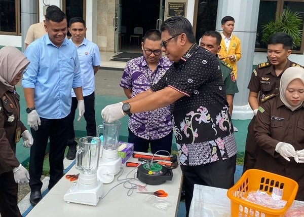 Kejari Bontang Musnahkan Ratusan Gram Narkotika dan Bahan Peledak