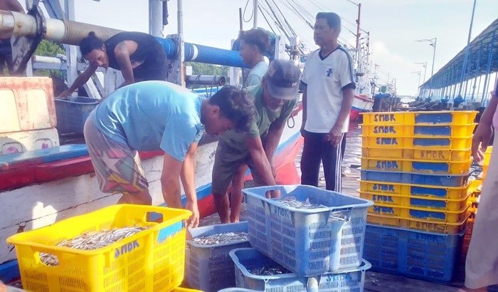 SLO Mandek, Nelayan Bontang Tertahan di Pelabuhan Tanpa Kepastian