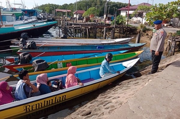 Sat Polairud Polres Bontang Tingkatkan Kesadaran Warga Pulau Malahing soal Keselamatan Laut