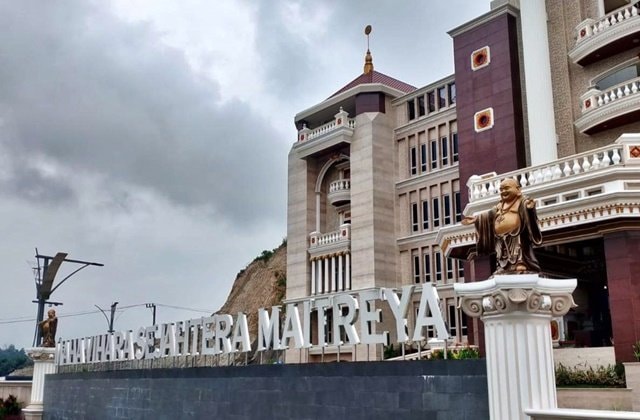Cara Unik Umat Buddha Rayakan Waisak di Samarinda, Rawat Sungai Karang Mumus