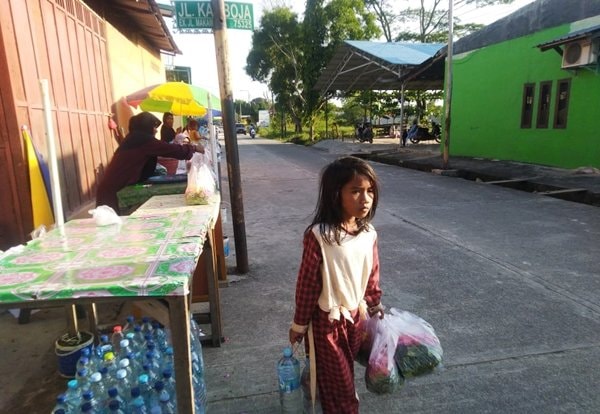 Berkah Ramadan, Penjualan Bunga Tabur Mulai Ramai