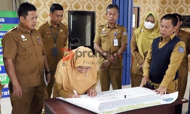 Pegawai DPMPTSP Bontang Teken Ikrar Zona Integritas, Ciptakan Pelayanan Publik Bersih