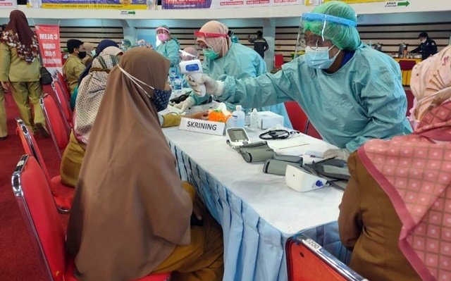 Pengajar Balikpapan Terima Vaksin Covid-19, Juli Belajar Tatap Muka?