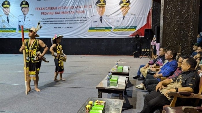 Festival Gita Nusantara di Sendawar Meriah, Ekti Imanuel Apresiasi Seni dan UMKM Lokal