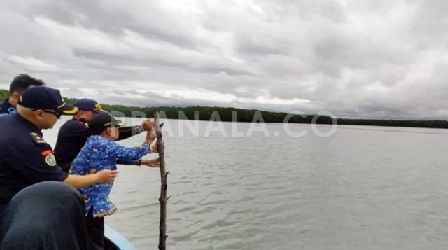 40 Patok Laut Ilegal di Bontang Kuala Dibongkar