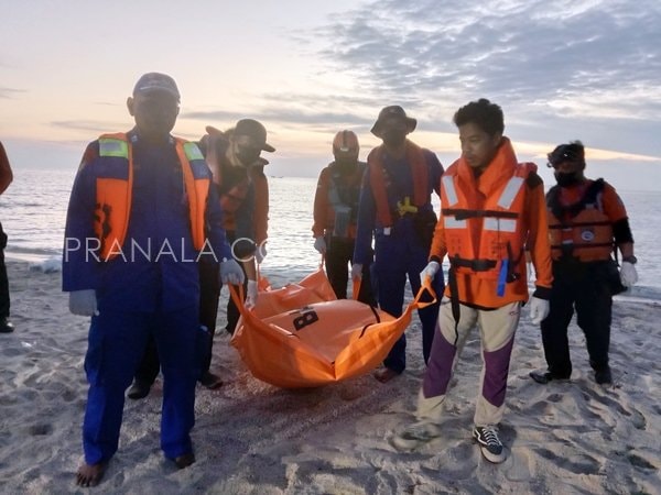 Mayat Pria Mengapung Gegerkan Warga Pangkep, Ternyata Penumpang KM Tidar