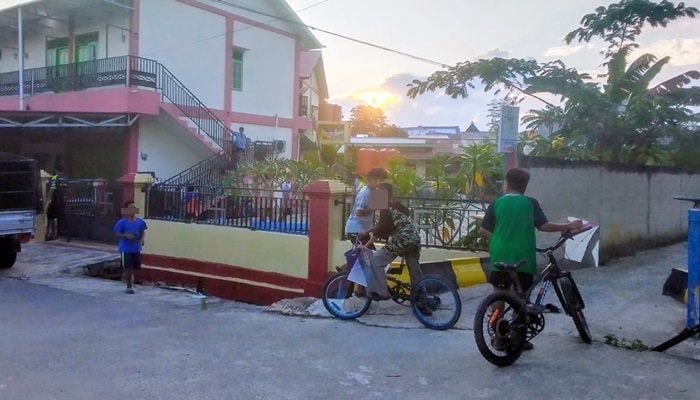 Musim Layangan di Bontang; Langit Penuh Warna, Jalanan Penuh Bahaya