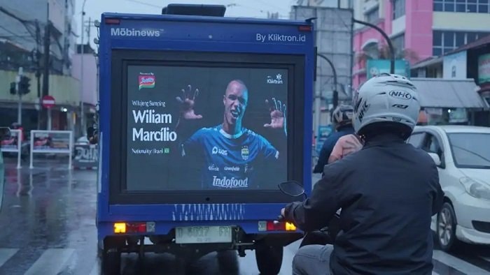 Persib Bandung Perkenalkan Dua Gelandang Asing lewat Mobitron dan Gaya Unik ala Iklan Komersial
