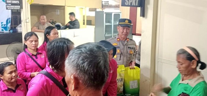 Polsek Bontang Barat Gelar Gerakan Pangan Murah, Warga Antusias Borong Beras dan Sembako