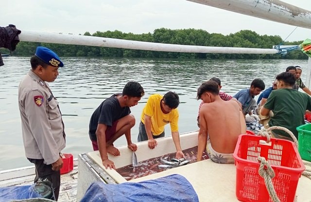 Patroli Polairud Polres Bontang, Cegah Aktivitas Ilegal di Perairan Tanjung Limau