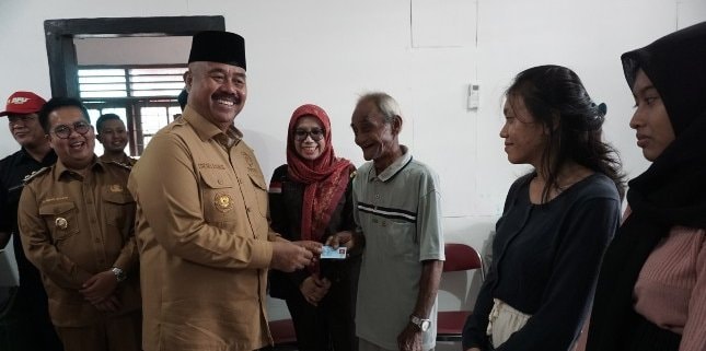 "Geprek Sambar” Inovasi Gerakan Percepatan Perekaman Data Kependudukan di Kutai Kartanegara