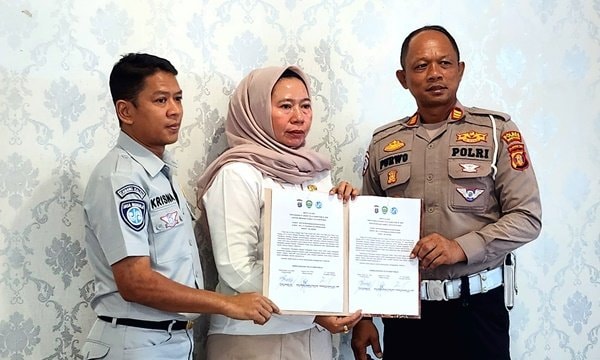 Pelayanan Publik Makin Bersih, UPTD PPRD Bontang Teken Pakta Integritas dengan Polres dan Jasa Raharja