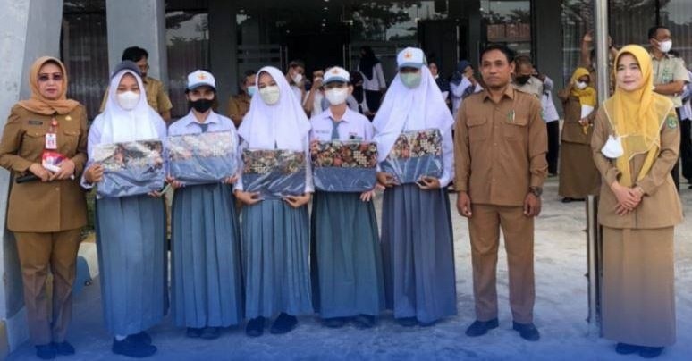 Bapenda Kaltim Sosialisasi Relaksasi Pajak Kendaraan Bermotor di SMA 10 Samarinda