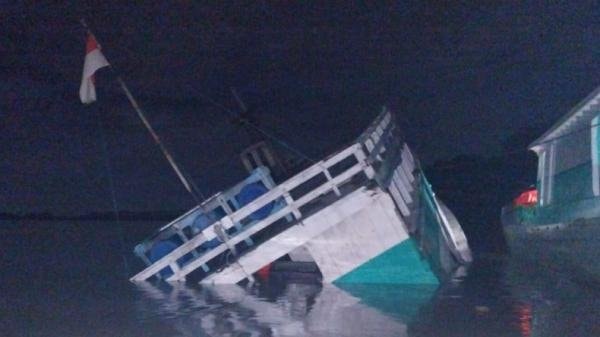 Hindari Tabrakan dengan Tugboat, Kapal Pengangkut Beras Tenggelam di Sungai Berau