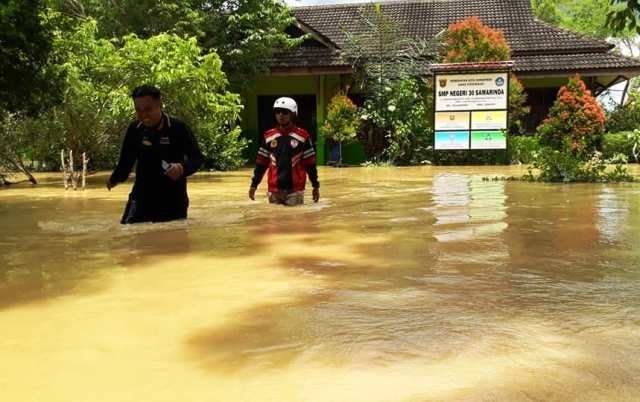 Drainase Dipenuhi Pasir, Warga Lempake Samarinda Kembali Dihantui Banjir saat Hujan