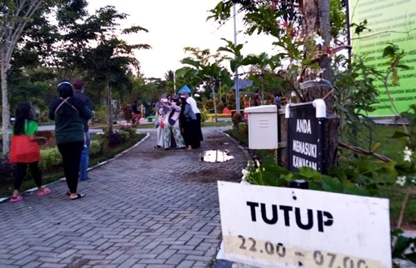 Ngabuburit di Taman Adipura Bontang; Lepas Penat, Badan Sehat